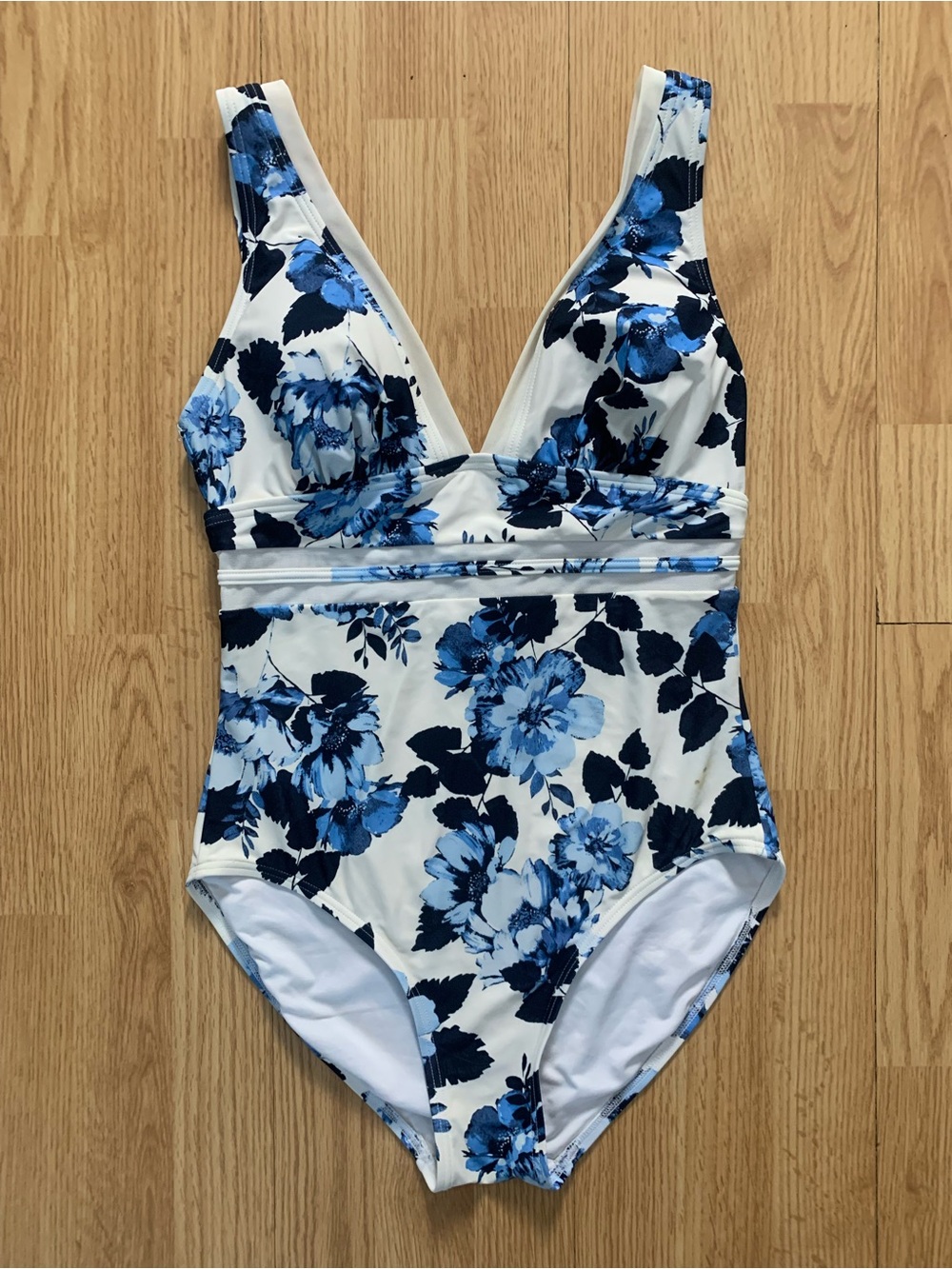 Tommy Hilfiger Women’s 8 One-Piece Swimsuit White/Blue Floral Wide Strap Stretch